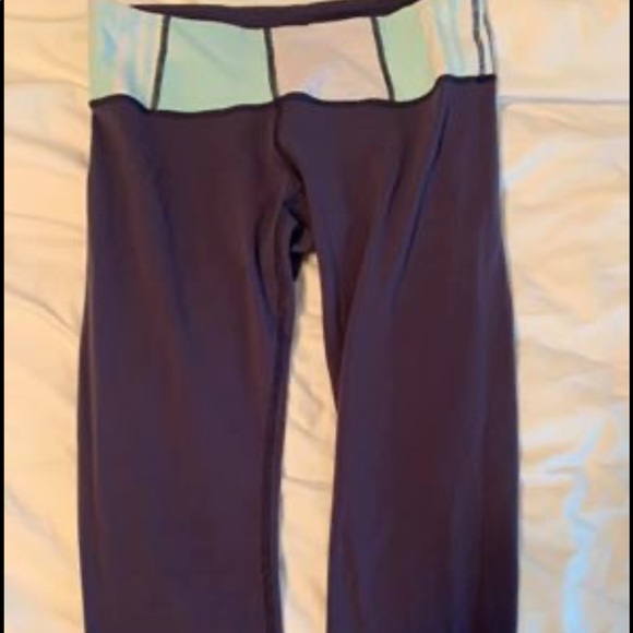 EUC Lululemon wunder under crops size 8 - Picture 1 of 2
